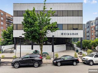 2160 N Central Road 308, Fort Lee, NJ 07024