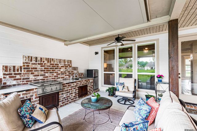 39102 Driftwood Crossing Ct, Gonzales, LA 70737