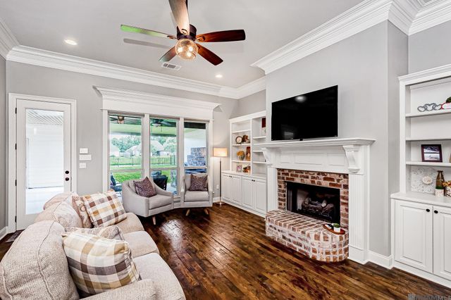 39102 Driftwood Crossing Ct, Gonzales, LA 70737