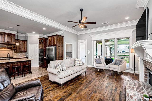 39102 Driftwood Crossing Ct, Gonzales, LA 70737