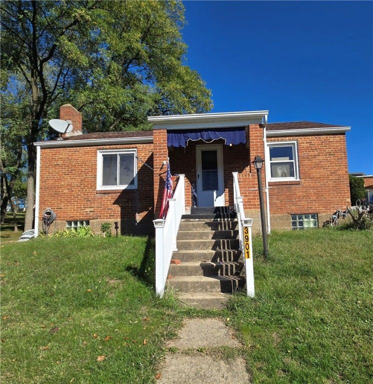 3901 Everlawn St, West Mifflin, PA 15122