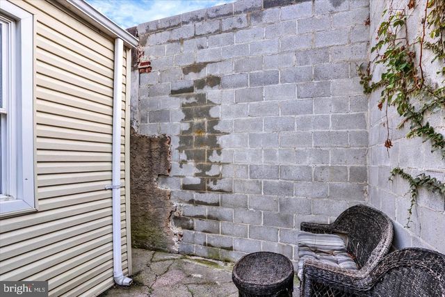 2010 E BOSTON ST, Philadelphia, PA 19125