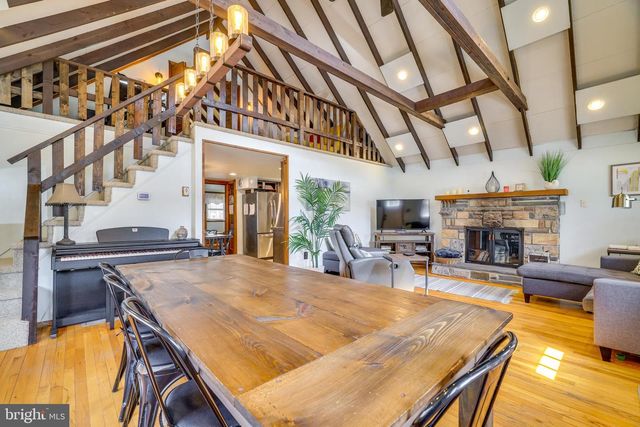 2158 TUSCARORA DR, Pocono Lake, PA 18347