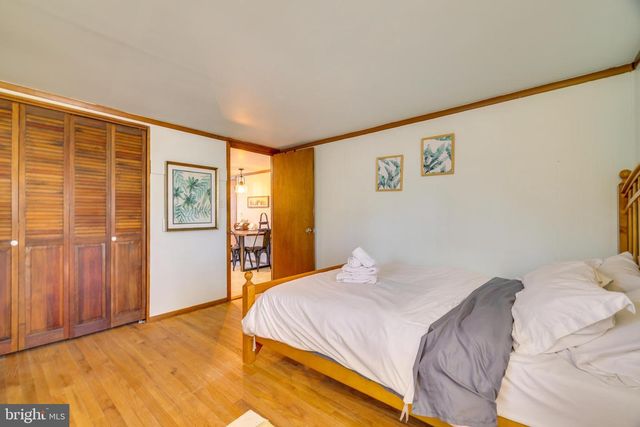 2158 TUSCARORA DR, Pocono Lake, PA 18347