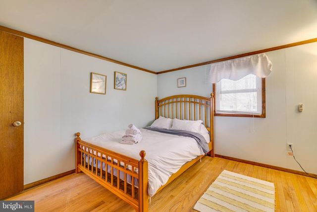 2158 TUSCARORA DR, Pocono Lake, PA 18347