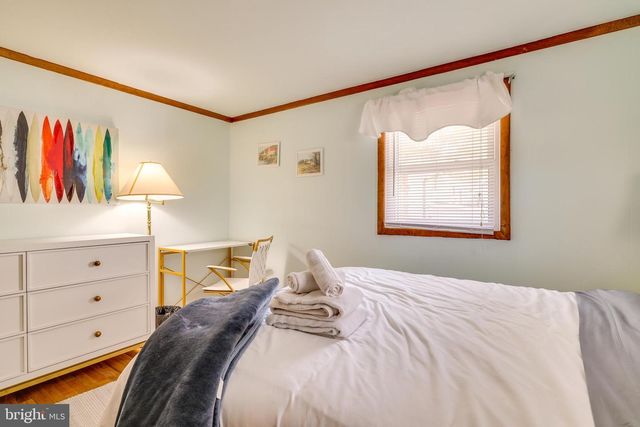 2158 TUSCARORA DR, Pocono Lake, PA 18347