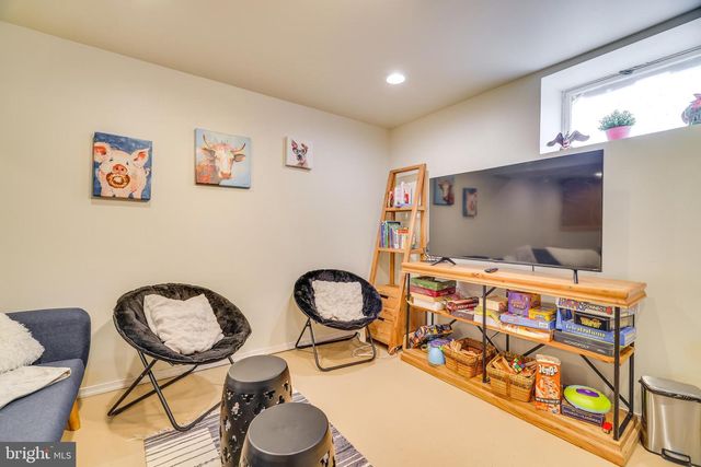 2158 TUSCARORA DR, Pocono Lake, PA 18347