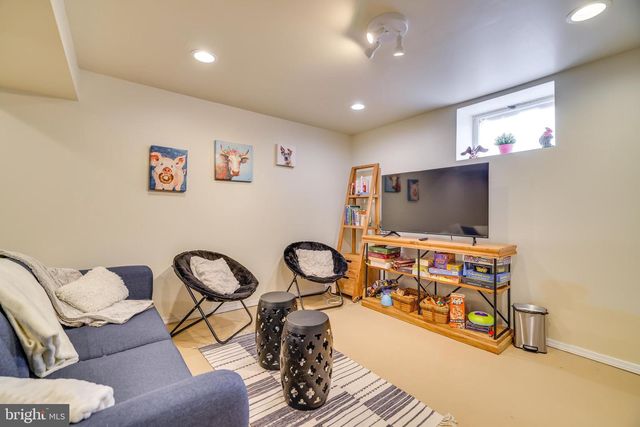 2158 TUSCARORA DR, Pocono Lake, PA 18347