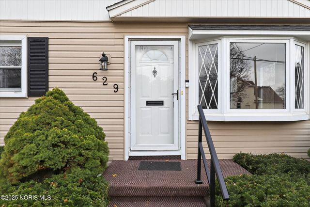 629 Pierce Street, Maumee, OH 43537