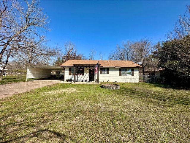 607 N Avenue H, Elgin, TX 78621