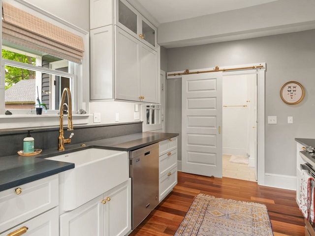 54 Bayview Street, Burlington, VT 05401