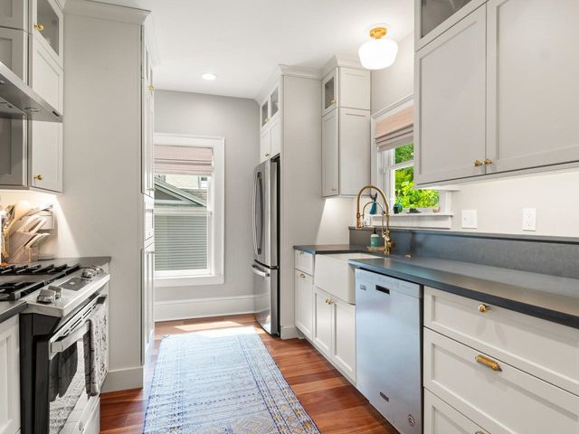 54 Bayview Street, Burlington, VT 05401