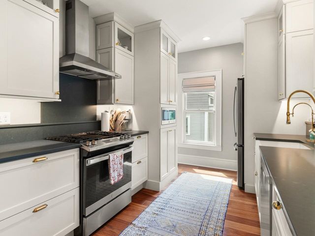 54 Bayview Street, Burlington, VT 05401
