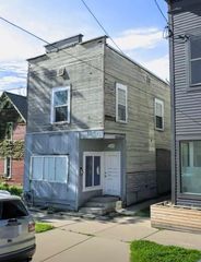 451 Carrier Street Ne, City Of Grand Rapids, MI 49505