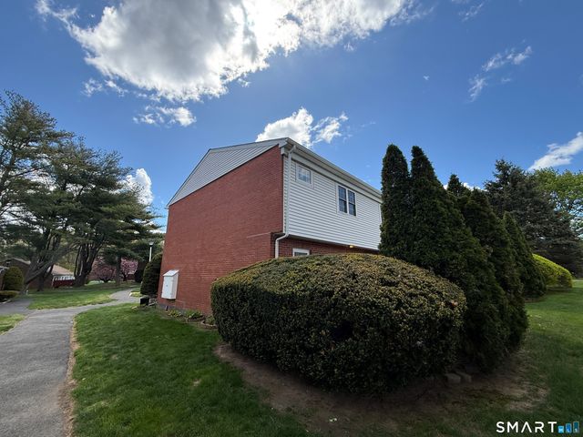 46 Salem Walk 46, Milford, CT 06460