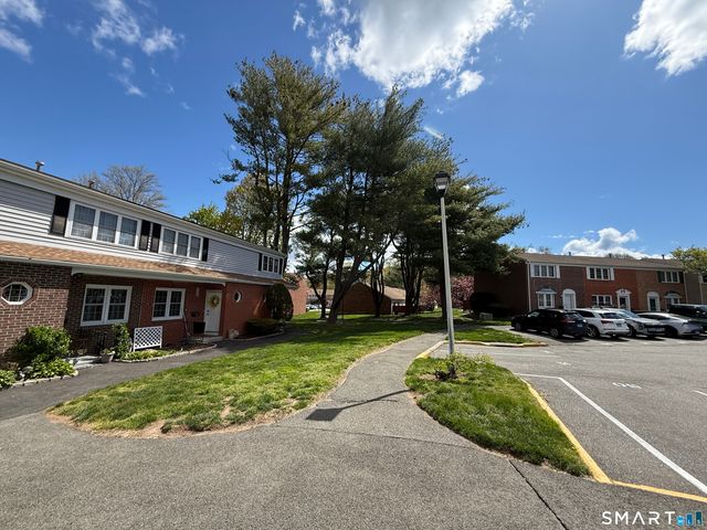 46 Salem Walk 46, Milford, CT 06460