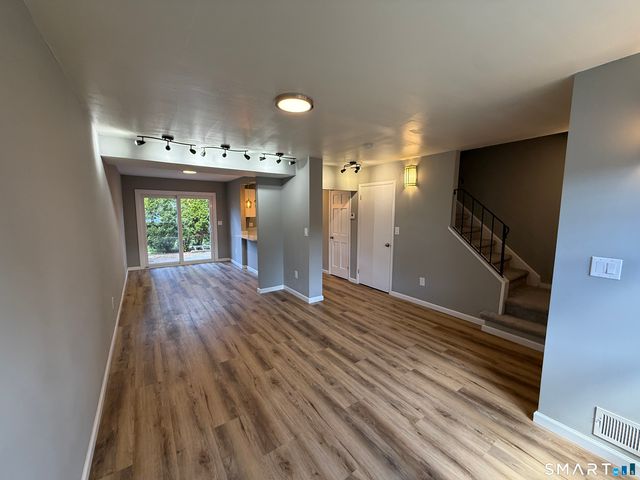46 Salem Walk 46, Milford, CT 06460