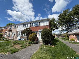 46 Salem Walk 46, Milford, CT 06460