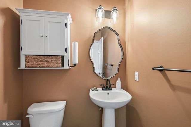 2041 SUNNYVALE DR, Pennsburg, PA 18073