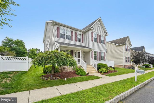 2041 SUNNYVALE DR, Pennsburg, PA 18073