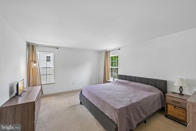 2041 SUNNYVALE DR, Pennsburg, PA 18073