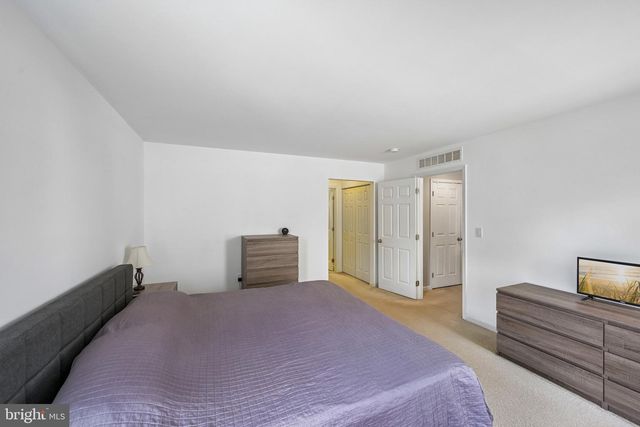 2041 SUNNYVALE DR, Pennsburg, PA 18073