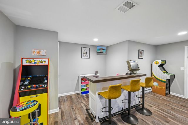 2041 SUNNYVALE DR, Pennsburg, PA 18073