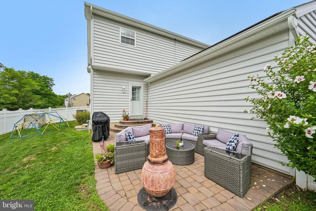 2041 SUNNYVALE DR, Pennsburg, PA 18073