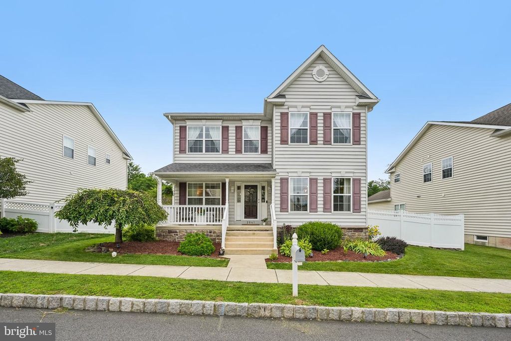 2041 SUNNYVALE DR, Pennsburg, PA 18073