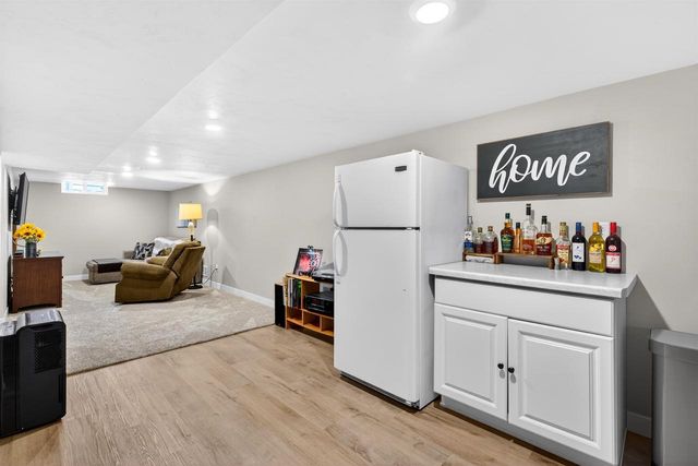 2505 LAVERNE LANE, Kaukauna, WI 54130