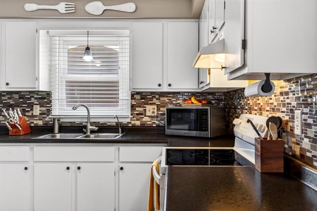 2505 LAVERNE LANE, Kaukauna, WI 54130
