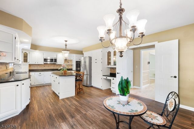 2 William Way, Washington Twp., NJ 07853