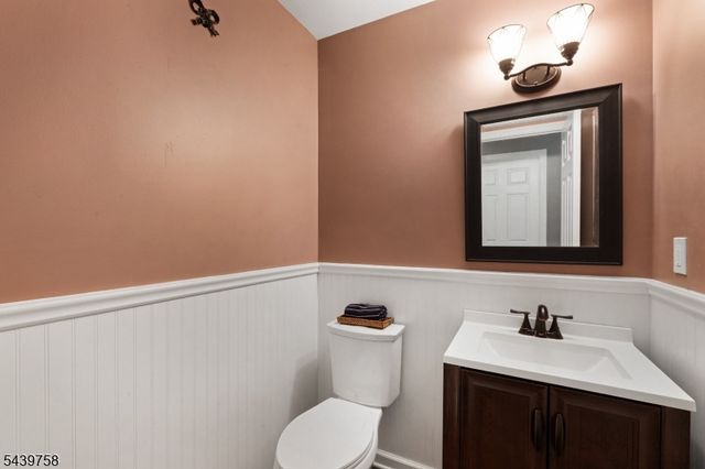 2 William Way, Washington Twp., NJ 07853