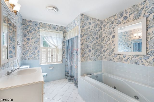2 William Way, Washington Twp., NJ 07853