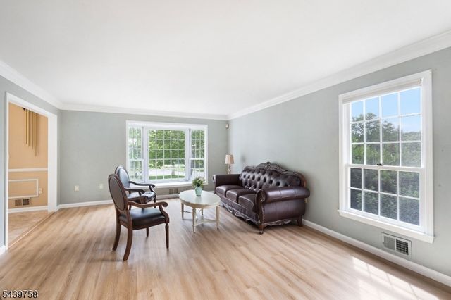 2 William Way, Washington Twp., NJ 07853