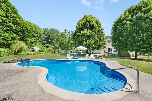 2 William Way, Washington Twp., NJ 07853