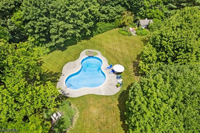 2 William Way, Washington Twp., NJ 07853