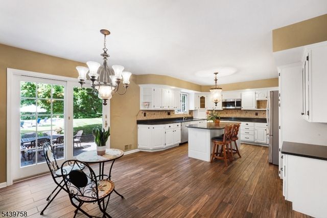 2 William Way, Washington Twp., NJ 07853
