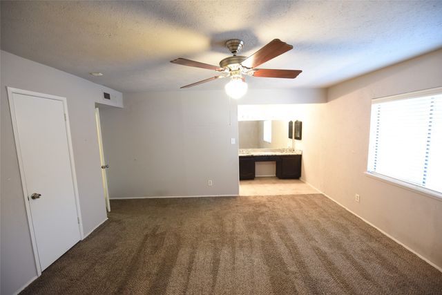 3820 Seven Gables Street, Fort Worth, TX 76133