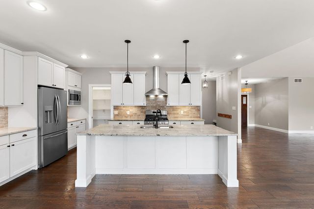 201 Sylvan Court, Valparaiso, IN 46385