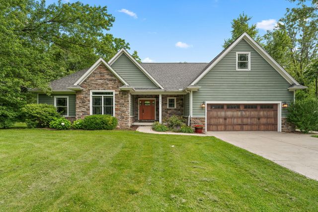 201 Sylvan Court, Valparaiso, IN 46385