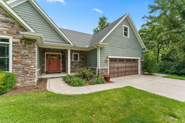 201 Sylvan Court, Valparaiso, IN 46385