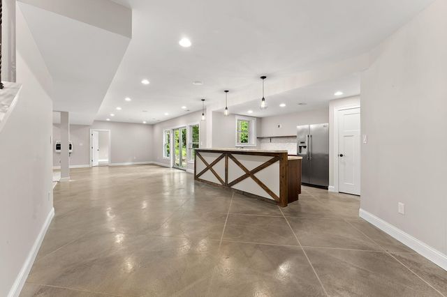 201 Sylvan Court, Valparaiso, IN 46385