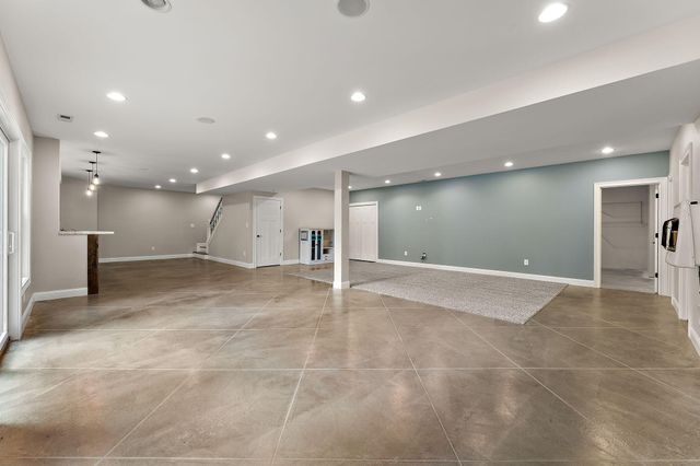 201 Sylvan Court, Valparaiso, IN 46385