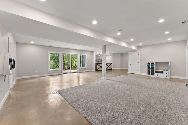 201 Sylvan Court, Valparaiso, IN 46385