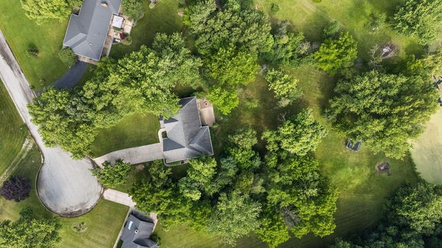 201 Sylvan Court, Valparaiso, IN 46385