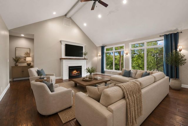 201 Sylvan Court, Valparaiso, IN 46385