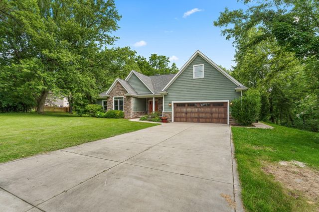 201 Sylvan Court, Valparaiso, IN 46385