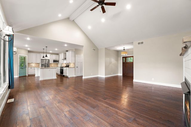 201 Sylvan Court, Valparaiso, IN 46385