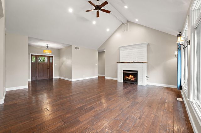 201 Sylvan Court, Valparaiso, IN 46385